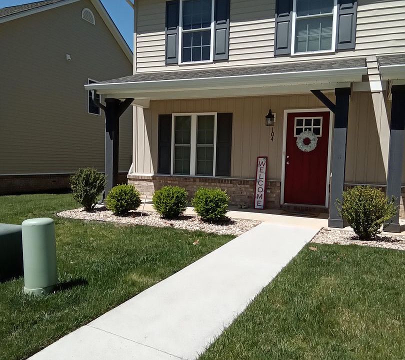1st image of 104 Squire Cir