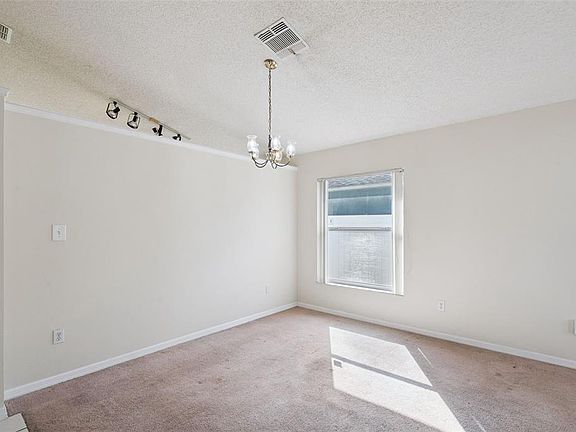 3rd image of 1942 Monkton Rd