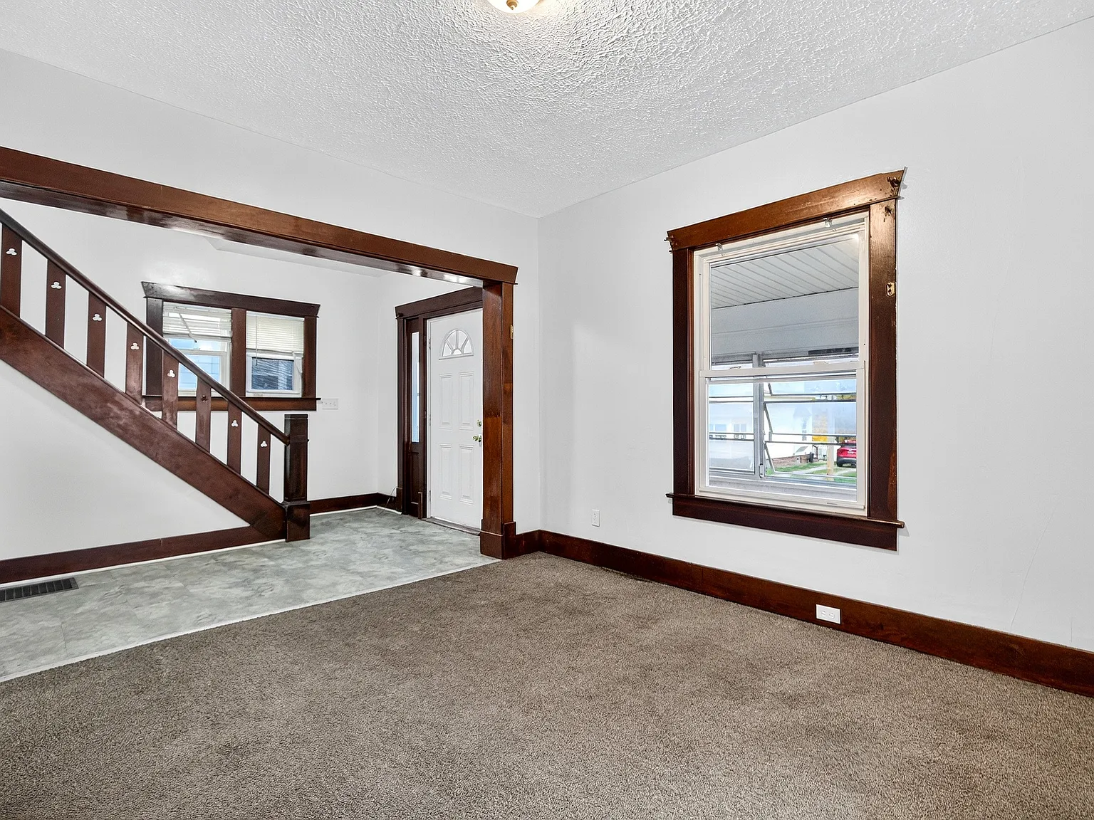 3 bed, 1.5 bath, 1175 sqft, $1,100 — Photo 1