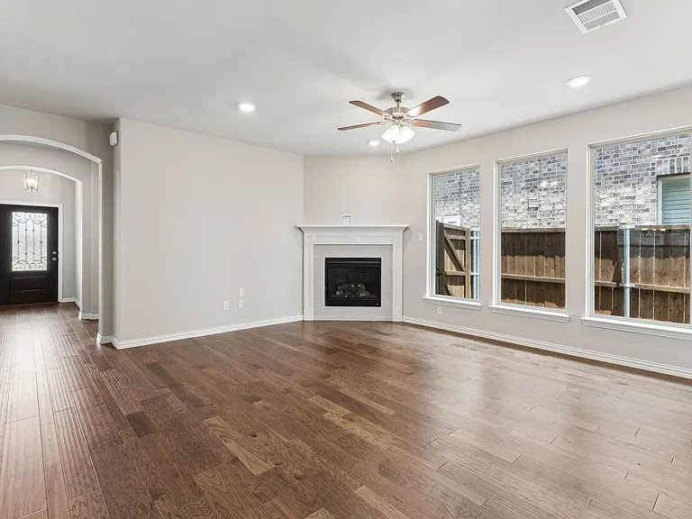 1104 Milfoil Dr — Photo 5