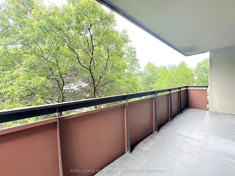 165 La Rose Ave #301 — Photo 19