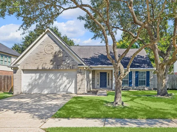 3909 Greenwood Dr, Pearland, TX 77584
