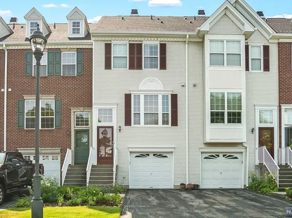 1122 Stafford St, Mahwah, NJ 07430