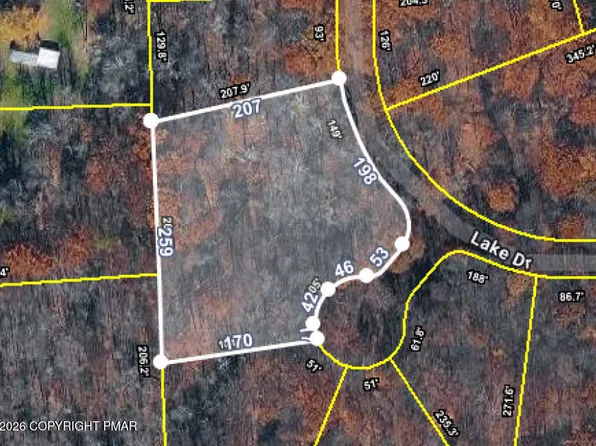 2238 Lake Dr, Henryville, PA 18332