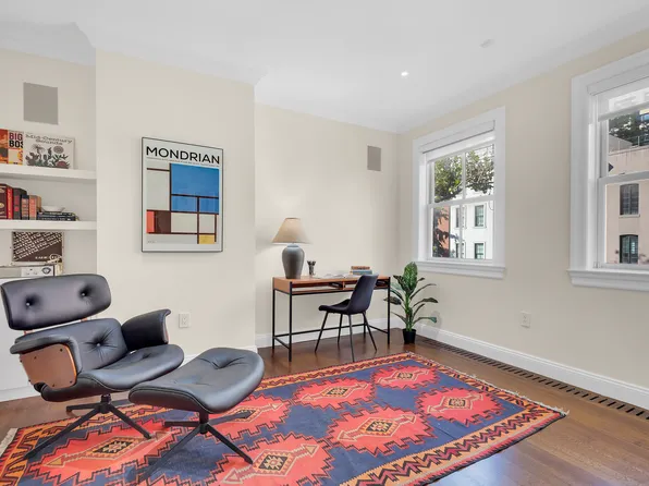 330 East 51st Street image 18 of 25