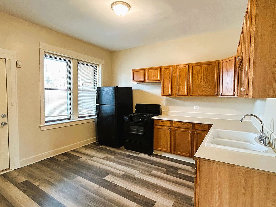 1st image of 1112 S Richmond St #1