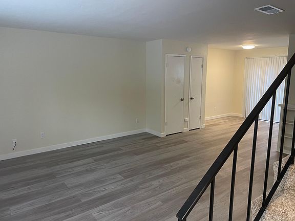 3rd image of 435 Henderson St APT 3