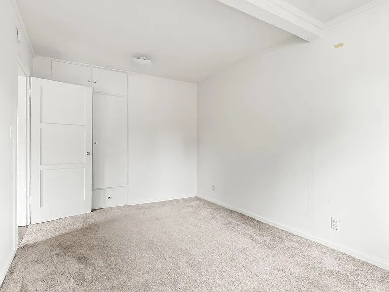Markwell/Annex Apartments — Photo 14