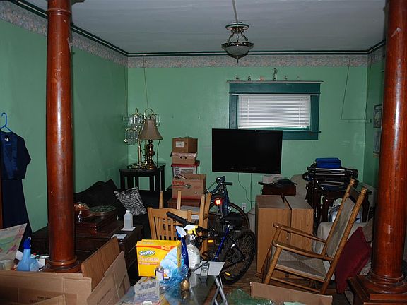 3rd image of 223 S Taylor St