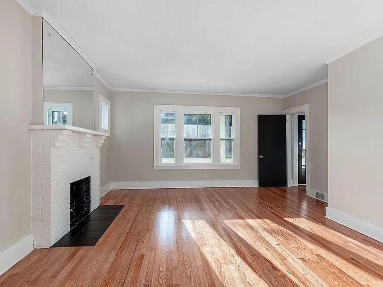 204 Hixson Ave — Photo 1
