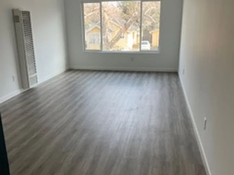 Olof Street Apartments — Photo 6