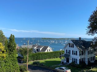 17 Smith Ct, Groton, CT 06340