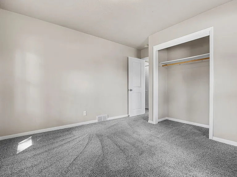1406 E 27th Ct — Photo 7
