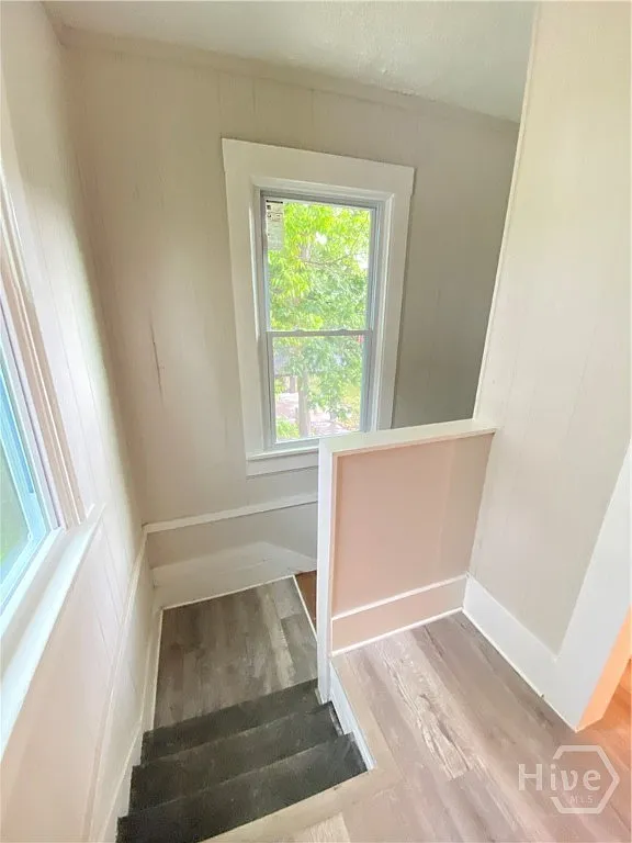 1 bed, 1.0 bath, 688 sqft, $1,300 — Photo 2