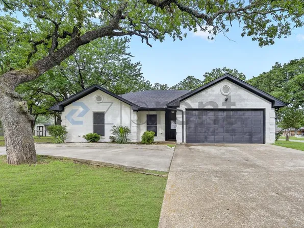 217 N Spring Branch Trl, Springtown, TX 76082