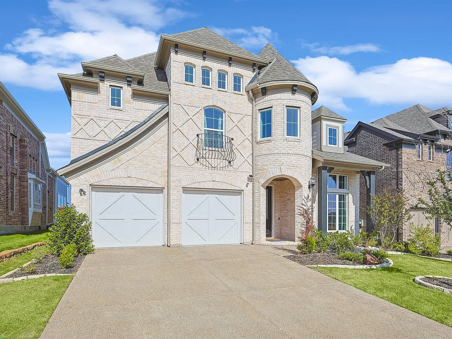 6 bed, 4036 sqft, $8,750 — Photo 1