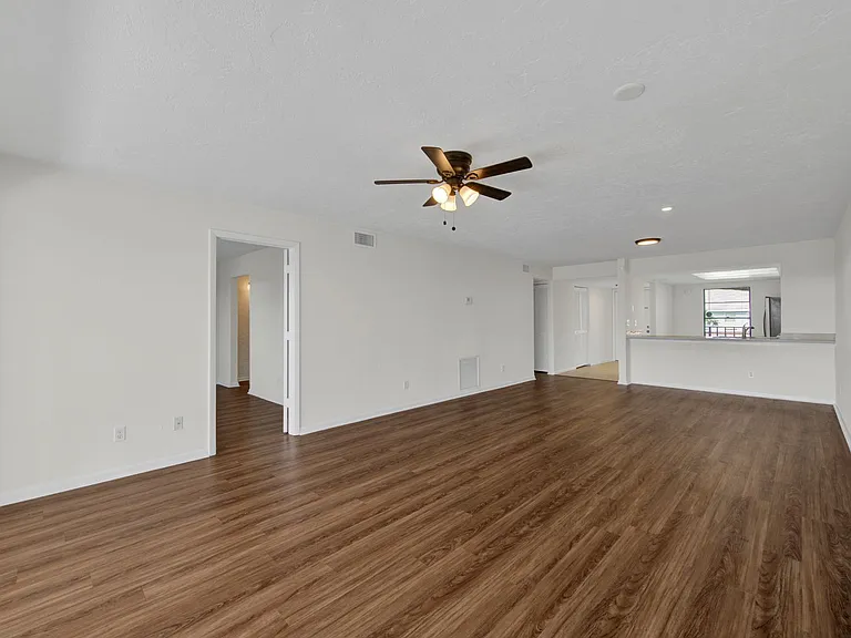 145 Cypress Way E #D-4 — Photo 18