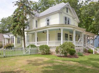 525 Lee St, West Point, VA 23181
