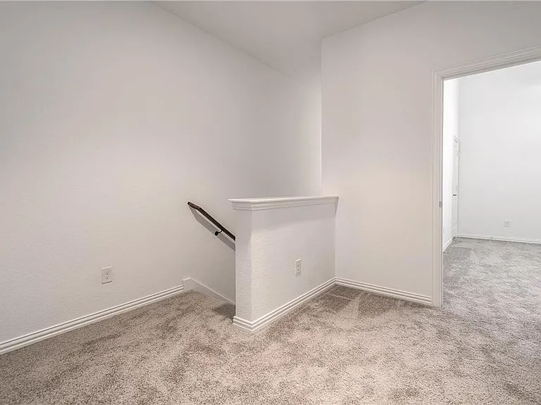3708 Lantern Ln — Photo 18