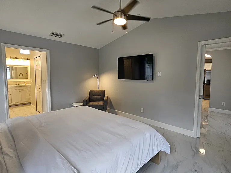 118 SW 21st Ln — Photo 11