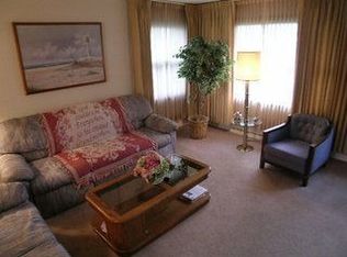 2206 Cedar St, Rolling Meadows, IL 60008