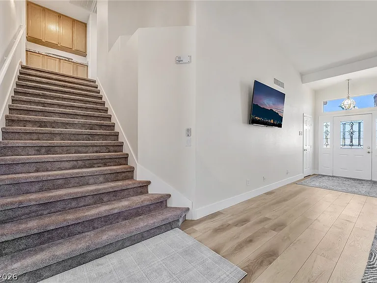 104 Appian Way — Photo 5