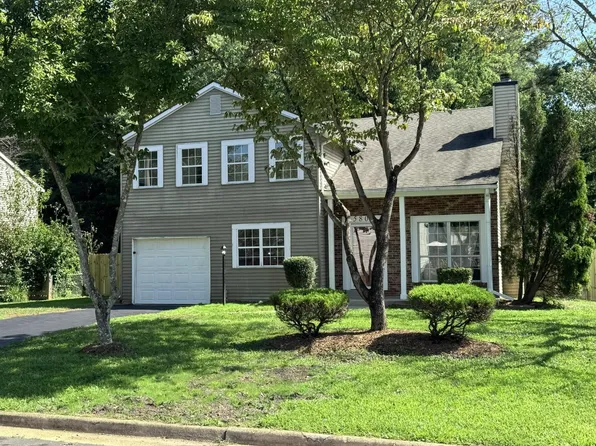 5807 Portland Dr, Woodbridge, VA 22193