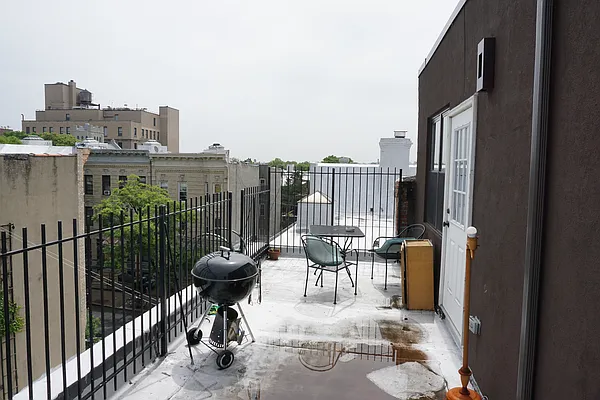 Rented by Rennit Inc. | media 37