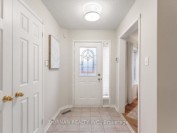3rd image of 3 Bancroft Cres