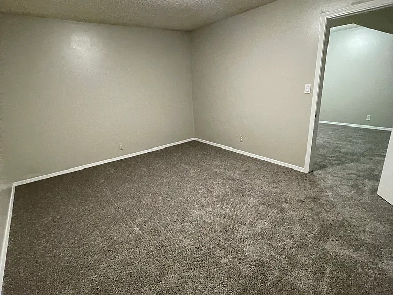 207 N Willow Dr — Photo 8