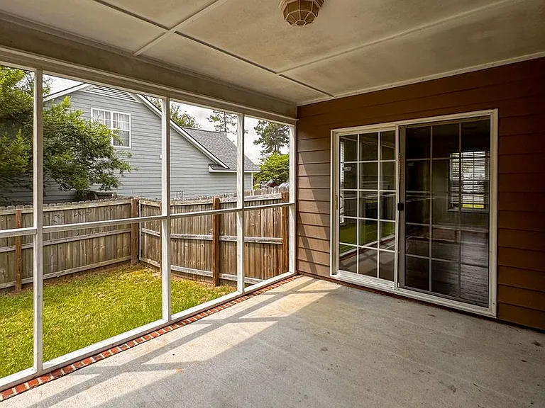 214 Somerset Dr — Photo 24