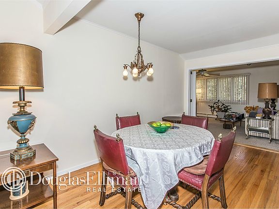 5th image of 894 Iris Dr