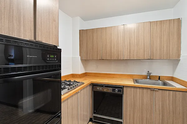 Rented by Corcoran | media 28