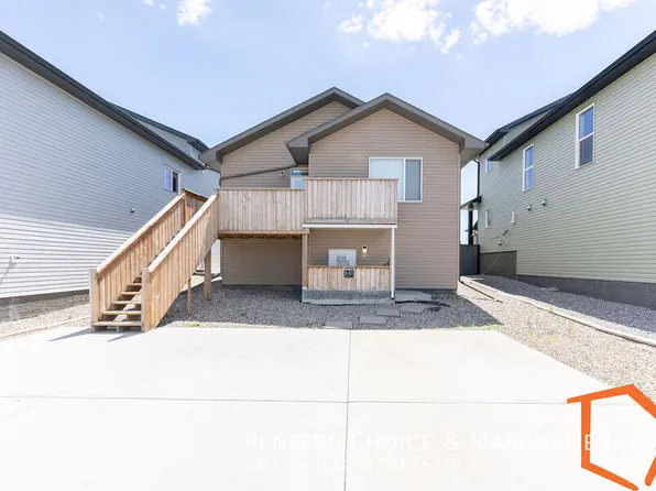 51 Kensington Rd W #2, Lethbridge, AB T1J 5N5