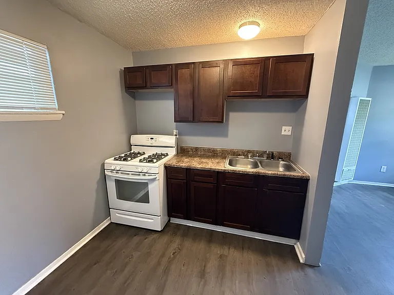 2086 Hubert Ave #3 — Photo 12