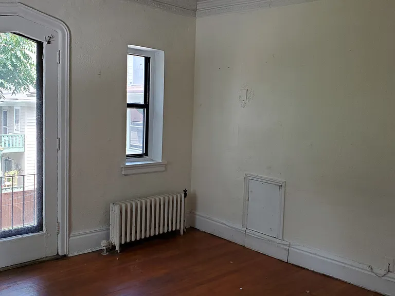 77 East Blvd #11 — Photo 3