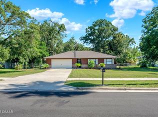 225 W Retta St, De Leon Springs, FL 32130
