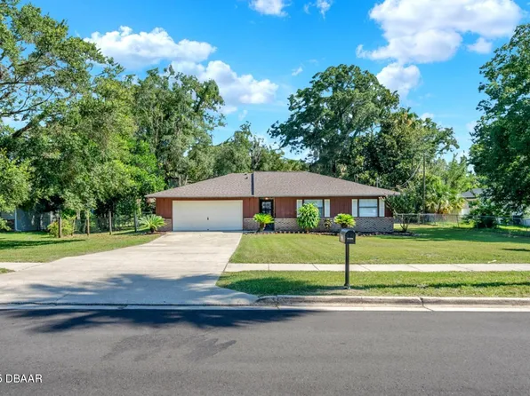 225 W Retta St, De Leon Springs, FL 32130