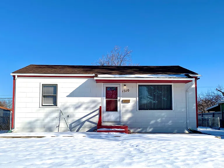 1310 S Newton St — Photo 23