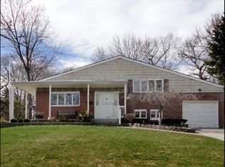 14 Northrop Ct, Commack, NY 11725