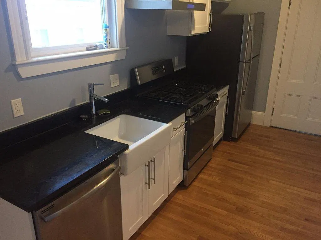 2 bed, 9999 sqft, $2,695 — Photo 4