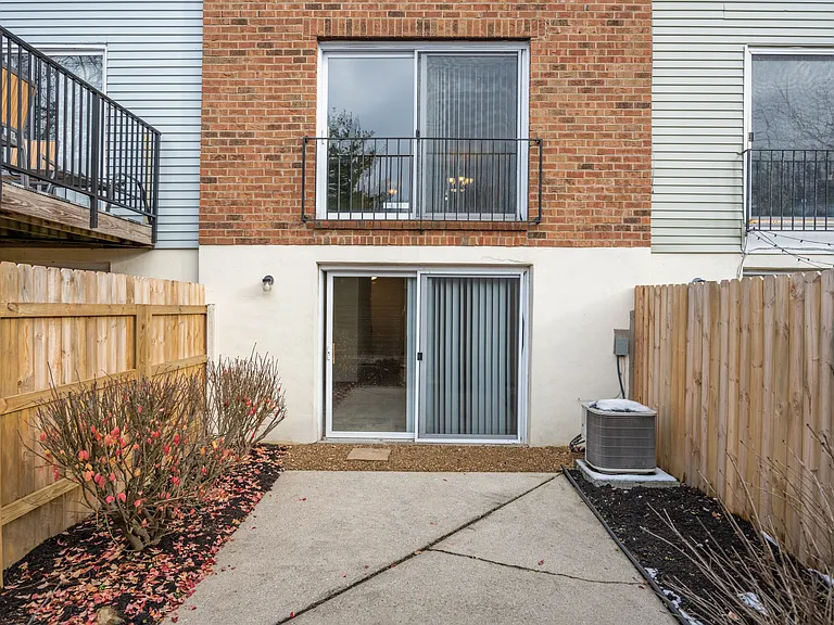Indian Creek Apartments and Townhomes — Photo 144