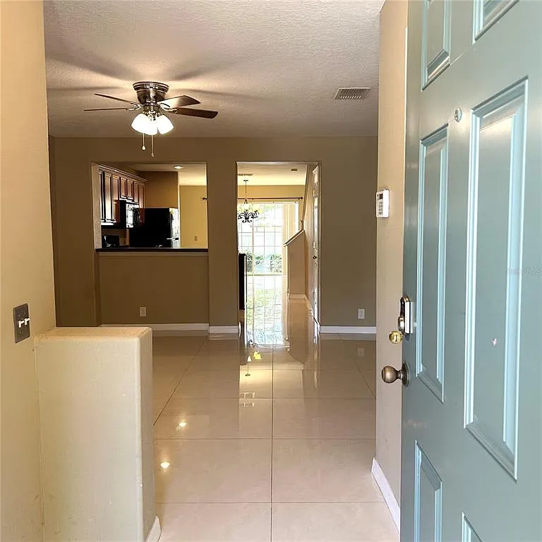 2 bed, 2.5 bath, 1252 sqft, $1,950 — Photo 4