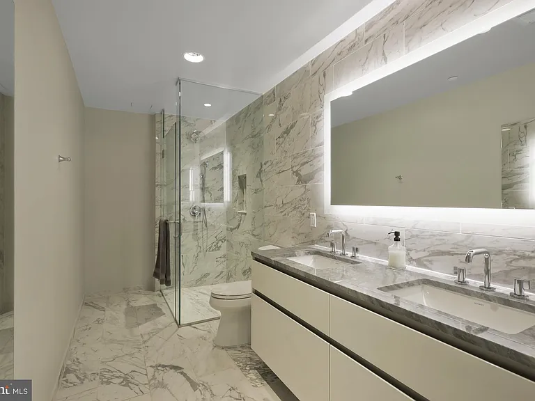 1781 N Pierce St #406 — Photo 20