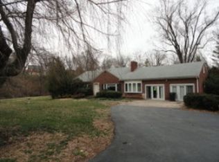 7225 Plantation Rd, Roanoke, VA 24019