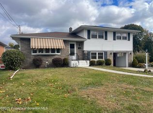 708 Woodmere Ave, Dickson Cty, PA 18447