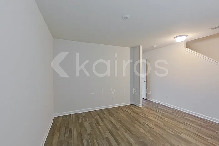 4 bed, 2.5 bath, 2009 sqft, $2,095 — Photo 3