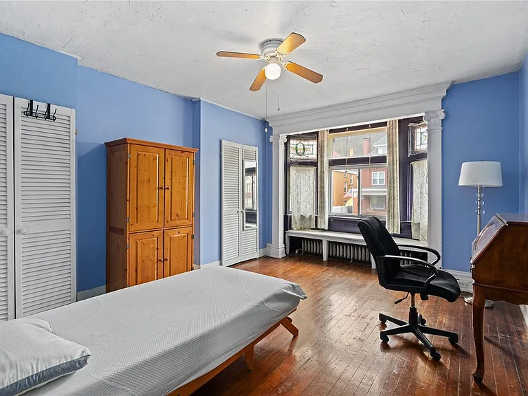 922 Jancey St — Photo 12