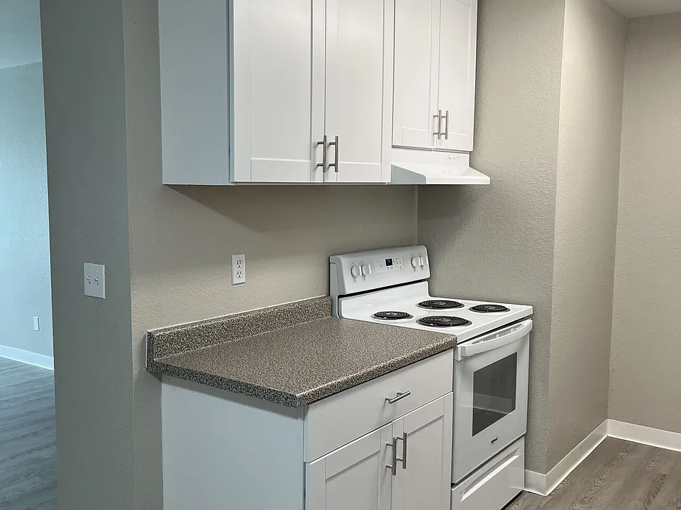 Glenbrook Apartments