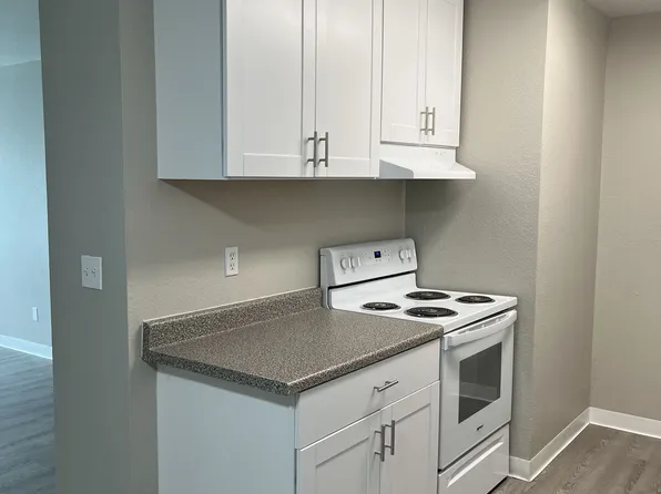 Glenbrook Apartments